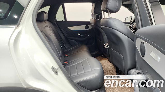 Mercedes-Benz GLC-Class GLC300e 4MATIC