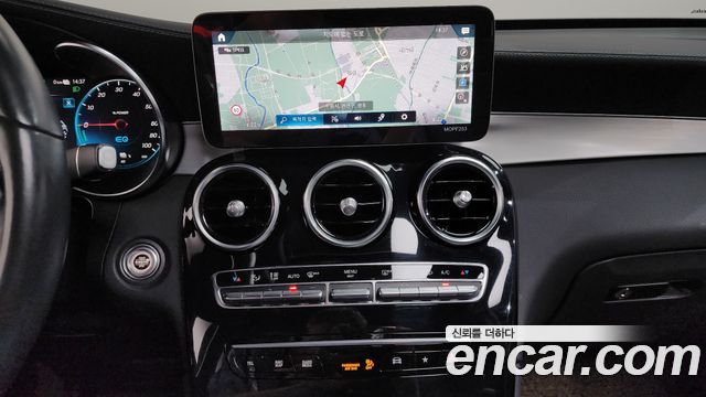Mercedes-Benz GLC-Class GLC300e 4MATIC