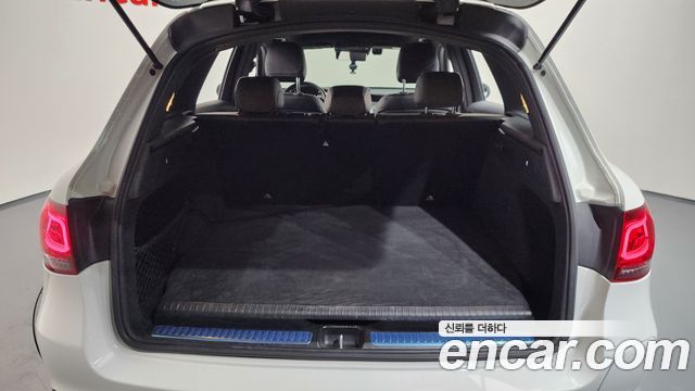 Mercedes-Benz GLC-Class GLC300e 4MATIC