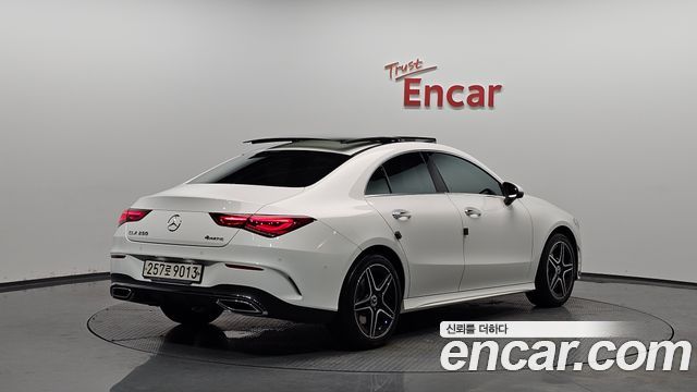 Mercedes-Benz CLA-Class CLA250 4MATIC