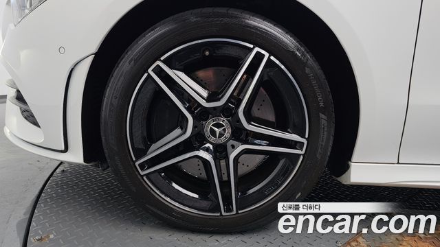 Mercedes-Benz CLA-Class CLA250 4MATIC