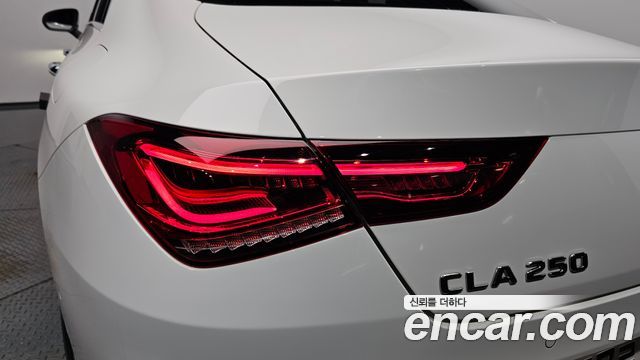 Mercedes-Benz CLA-Class CLA250 4MATIC