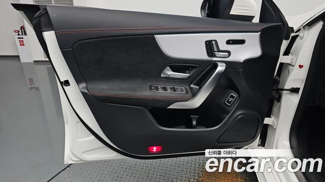 Mercedes-Benz CLA-Class CLA250 4MATIC