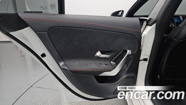 Mercedes-Benz CLA-Class CLA250 4MATIC