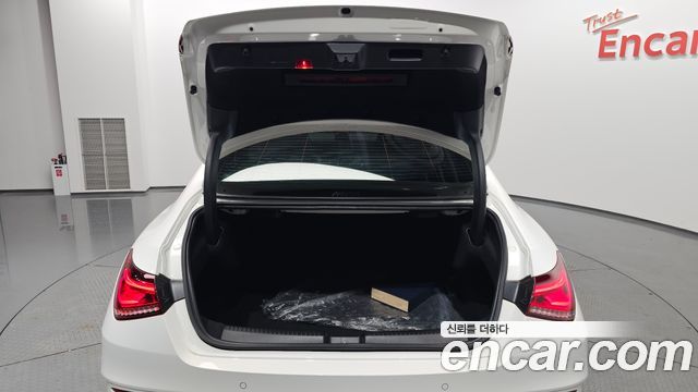 Mercedes-Benz CLA-Class CLA250 4MATIC