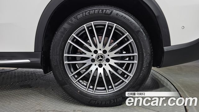 Mercedes-Benz GLC-Class GLC 300 4MATIC Avantgarde