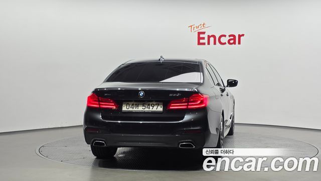 BMW 5-Series 530i M Sport Package Plus