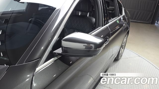 BMW 5-Series 530i M Sport Package Plus