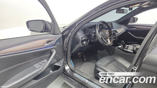 BMW 5-Series 530i M Sport Package Plus