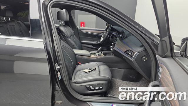 BMW 5-Series 530i M Sport Package Plus