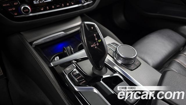 BMW 5-Series 530i xDrive M Sport Package