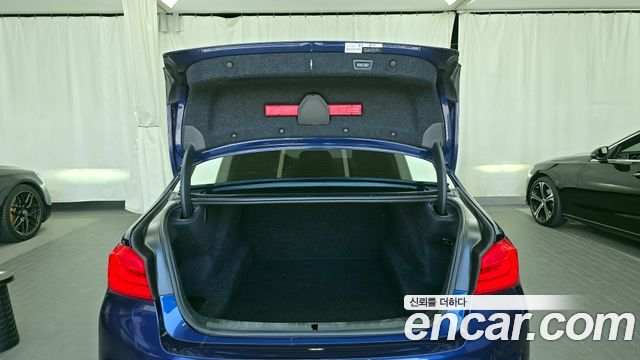 BMW 5-Series 530i xDrive M Sport Package