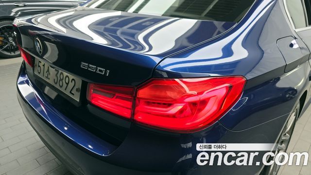 BMW 5-Series 530i xDrive M Sport Package