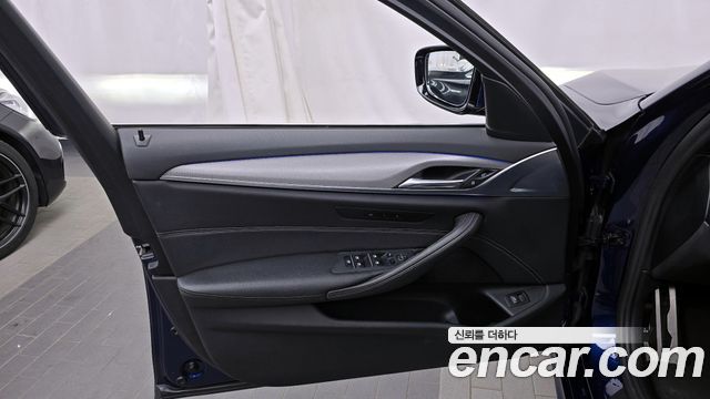 BMW 5-Series 530i xDrive M Sport Package
