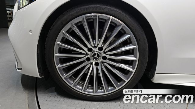 Mercedes-Benz C-Class C300 4MATIC AMG Line