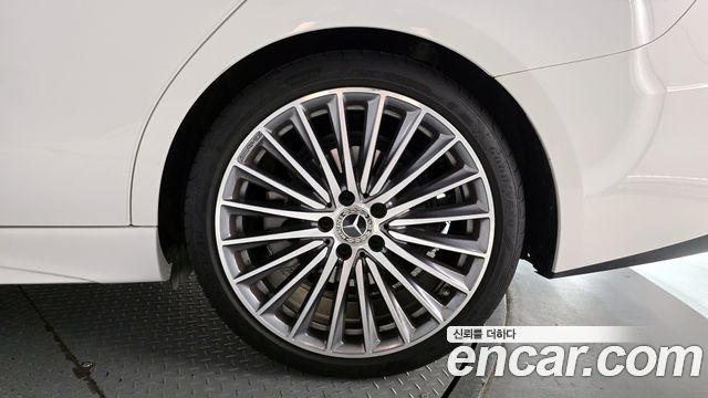 Mercedes-Benz C-Class C300 4MATIC AMG Line