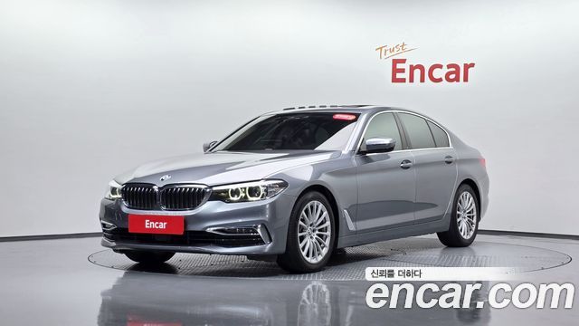 BMW 5-Series 520i Luxury