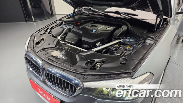 BMW 5-Series 520i Luxury