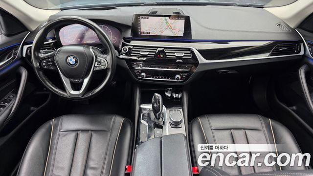 BMW 5-Series 520i Luxury