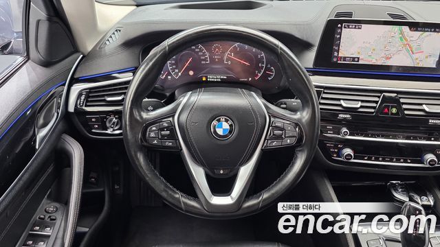 BMW 5-Series 520i Luxury