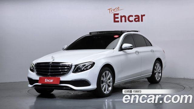 Mercedes-Benz E-Class E300 4MATIC Exclusive