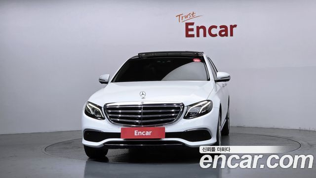 Mercedes-Benz E-Class E300 4MATIC Exclusive