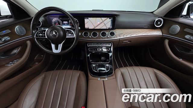 Mercedes-Benz E-Class E300 4MATIC Exclusive