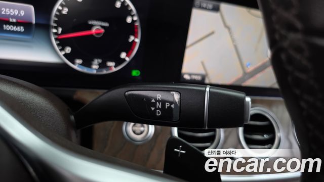 Mercedes-Benz E-Class E300 4MATIC Exclusive