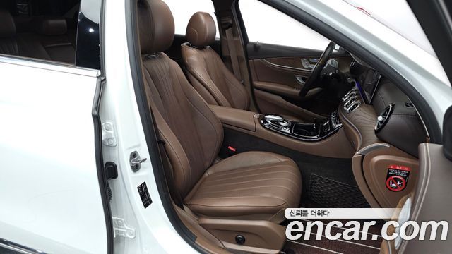 Mercedes-Benz E-Class E300 4MATIC Exclusive