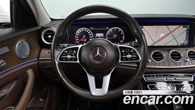 Mercedes-Benz E-Class E300 4MATIC Exclusive