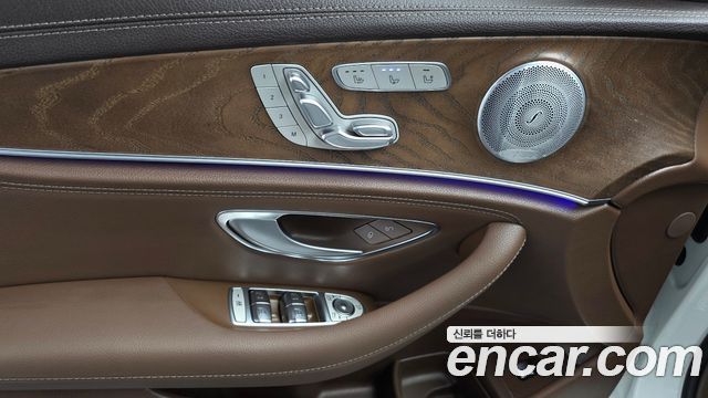 Mercedes-Benz E-Class E300 4MATIC Exclusive