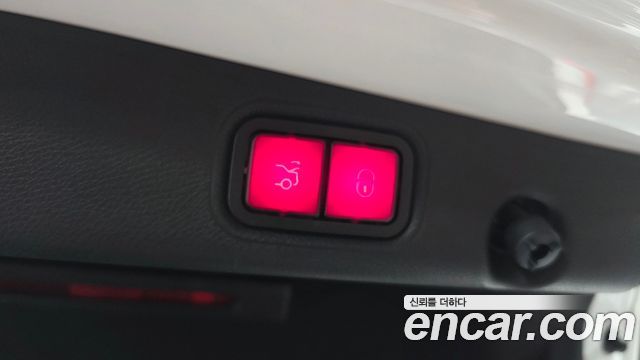 Mercedes-Benz E-Class E300 4MATIC Exclusive