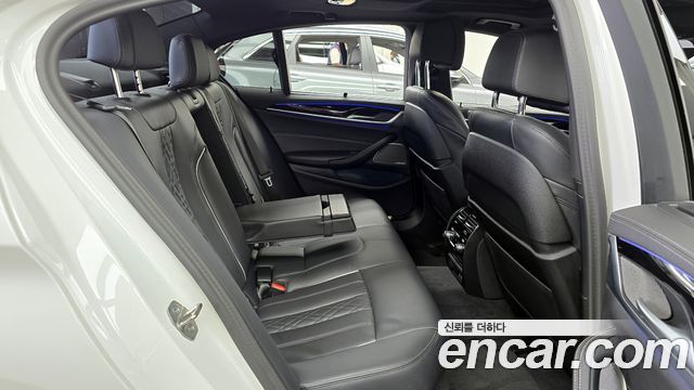BMW 5-Series 530i xDrive M Sport Package