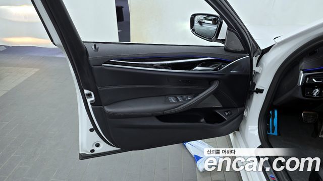 BMW 5-Series 530i xDrive M Sport Package