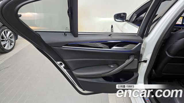 BMW 5-Series 530i xDrive M Sport Package