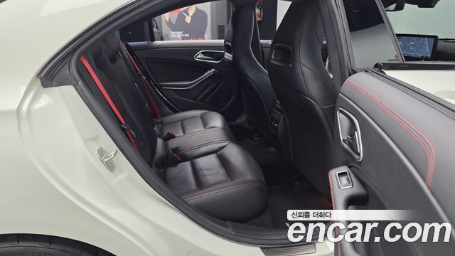 Mercedes-Benz CLA-Class CLA45 AMG 4MATIC