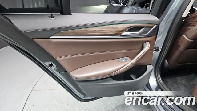 BMW 5-Series 520d Luxury Plus