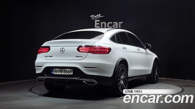 Mercedes-Benz GLC-Class GLC300 4MATIC AMG Line Coupe