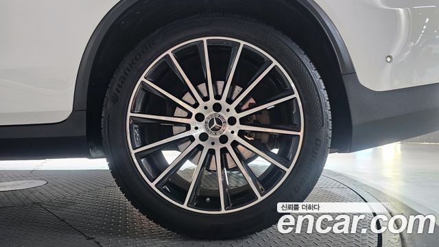 Mercedes-Benz GLC-Class GLC300 4MATIC AMG Line Coupe