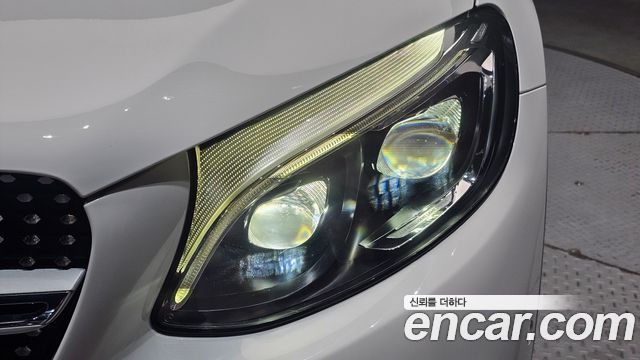 Mercedes-Benz GLC-Class GLC300 4MATIC AMG Line Coupe