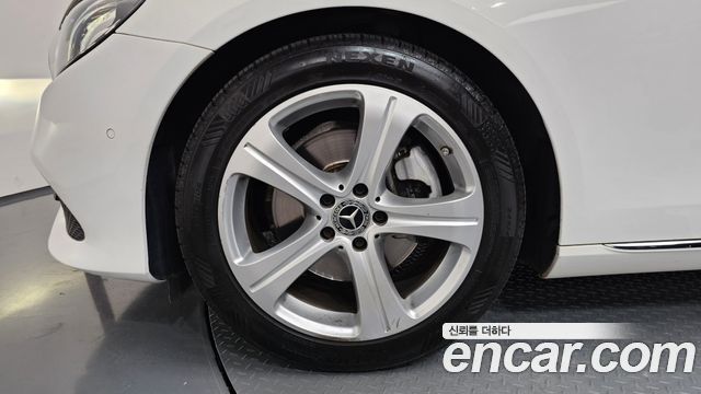 Mercedes-Benz E-Class E200 Avantgarde