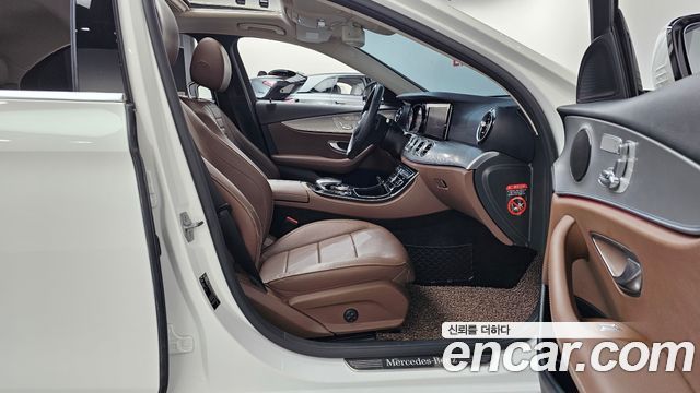 Mercedes-Benz E-Class E200 Avantgarde