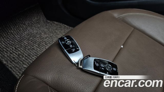 Mercedes-Benz E-Class E200 Avantgarde