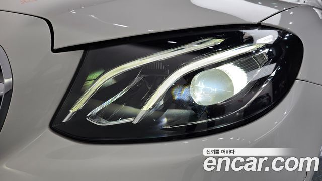 Mercedes-Benz E-Class E200 Avantgarde