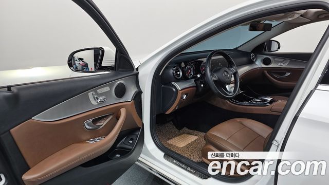 Mercedes-Benz E-Class E200 Avantgarde