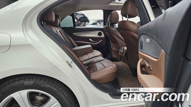 Mercedes-Benz E-Class E200 Avantgarde