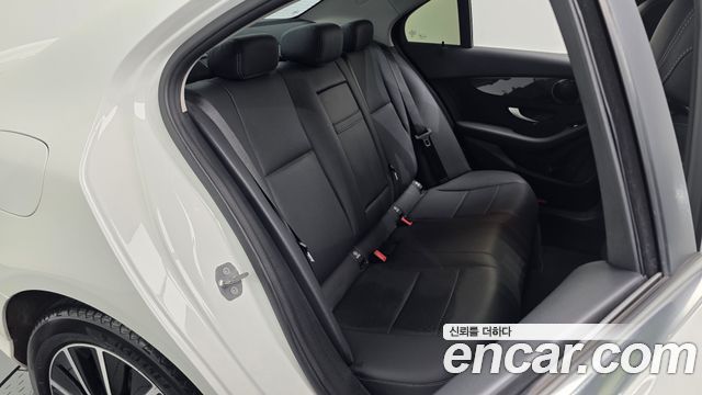 Mercedes-Benz C-Class C200