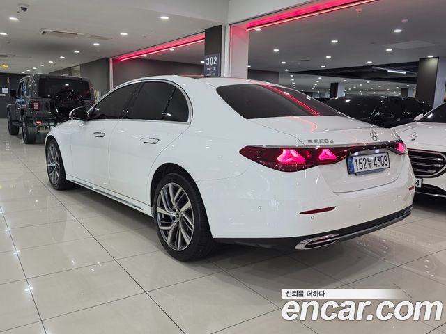 Mercedes-Benz E-Class E220d 4MATIC Exclusive