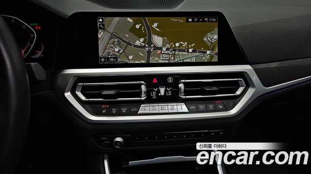 BMW 3-Series 320i Luxury