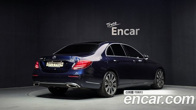 Mercedes-Benz E-Class E400 4MATIC Exclusive